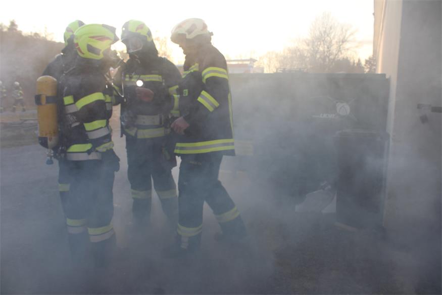 Übung mit 94 Feuerwehrleuten in Rattersdorf hat gut gefunkt