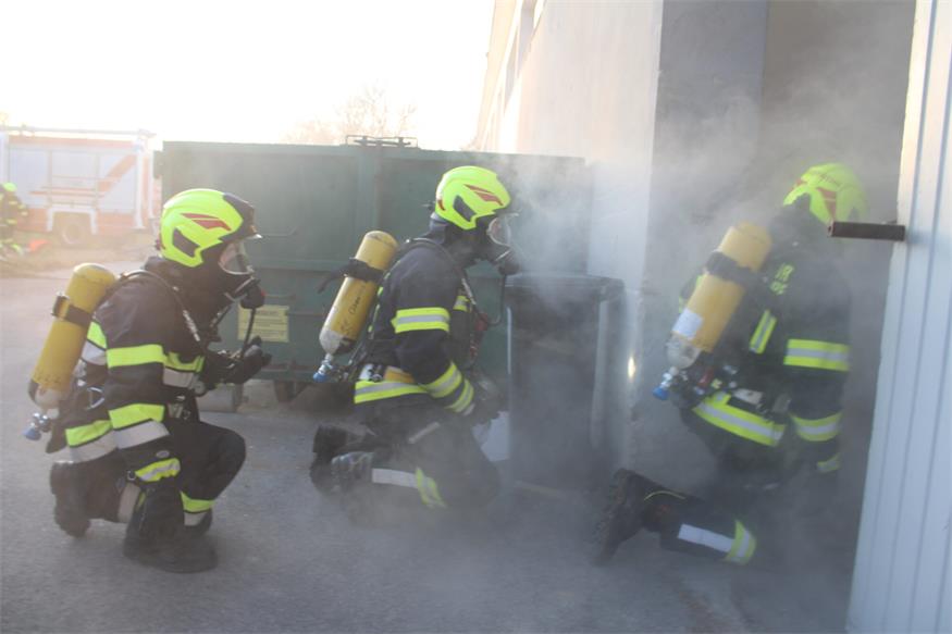 Übung mit 94 Feuerwehrleuten in Rattersdorf hat gut gefunkt