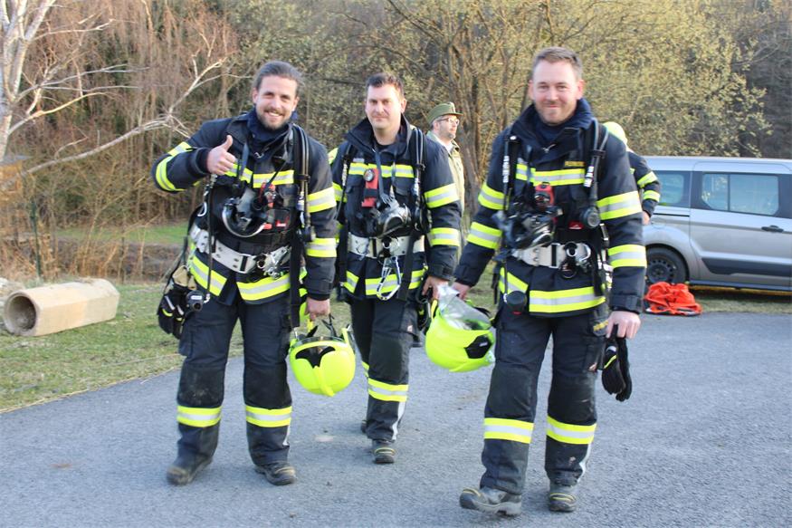 Übung mit 94 Feuerwehrleuten in Rattersdorf hat gut gefunkt