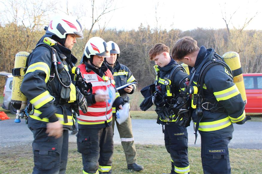 Übung mit 94 Feuerwehrleuten in Rattersdorf hat gut gefunkt