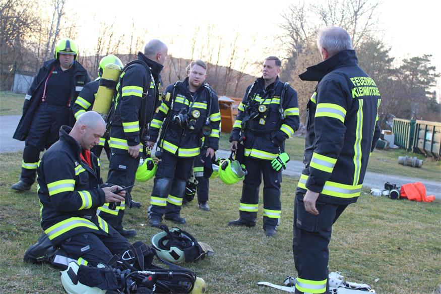 Übung mit 94 Feuerwehrleuten in Rattersdorf hat gut gefunkt