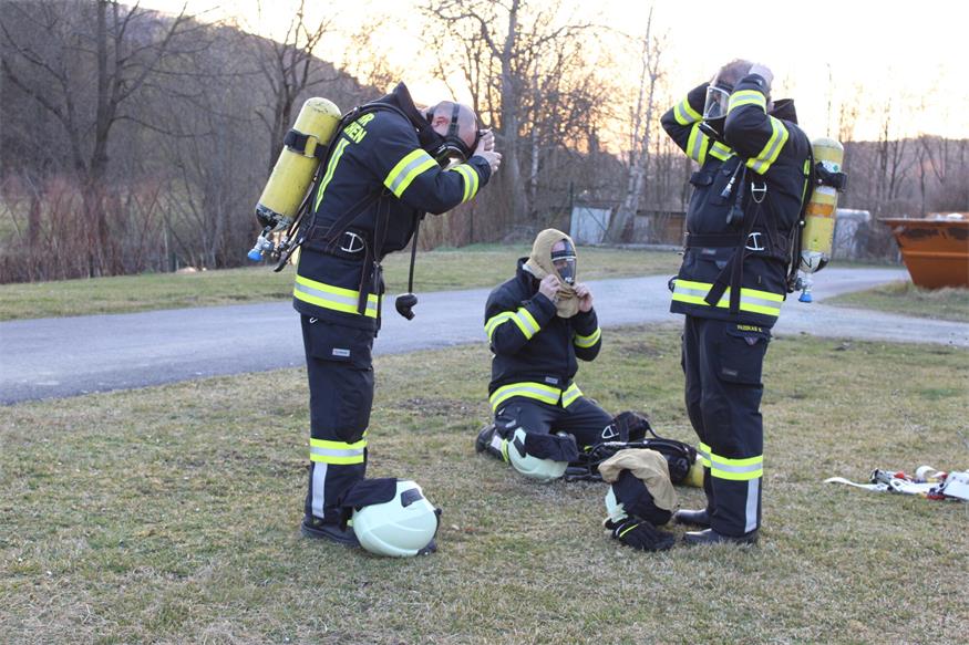 Übung mit 94 Feuerwehrleuten in Rattersdorf hat gut gefunkt