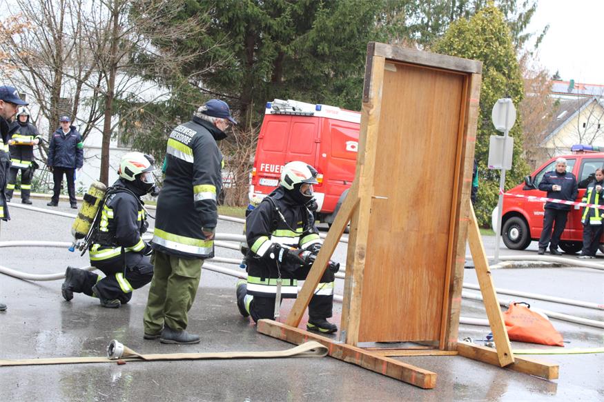 Speerspitzen von vier Feuerwehren unterzogen sich Leistungsprüfung