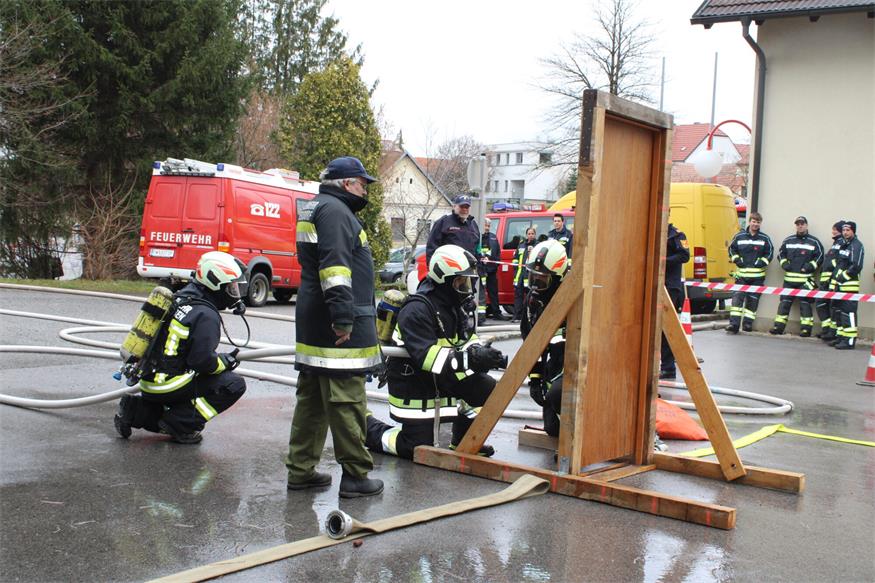 Speerspitzen von vier Feuerwehren unterzogen sich Leistungsprüfung