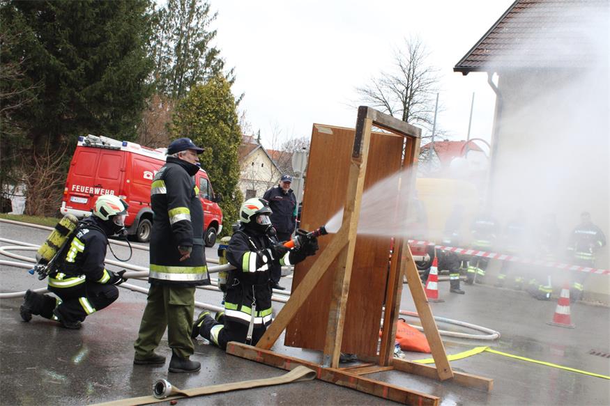 Speerspitzen von vier Feuerwehren unterzogen sich Leistungsprüfung