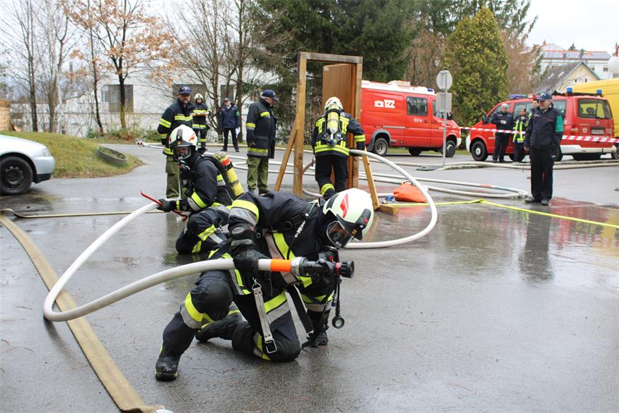 Speerspitzen von vier Feuerwehren unterzogen sich Leistungsprüfung