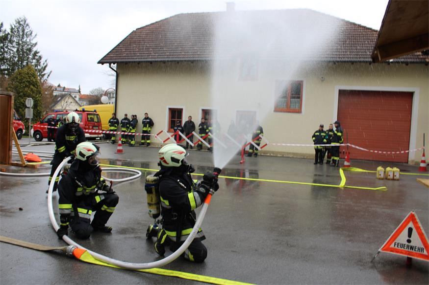 Speerspitzen von vier Feuerwehren unterzogen sich Leistungsprüfung
