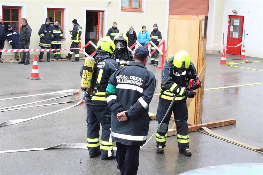 Speerspitzen von vier Feuerwehren unterzogen sich Leistungsprüfung