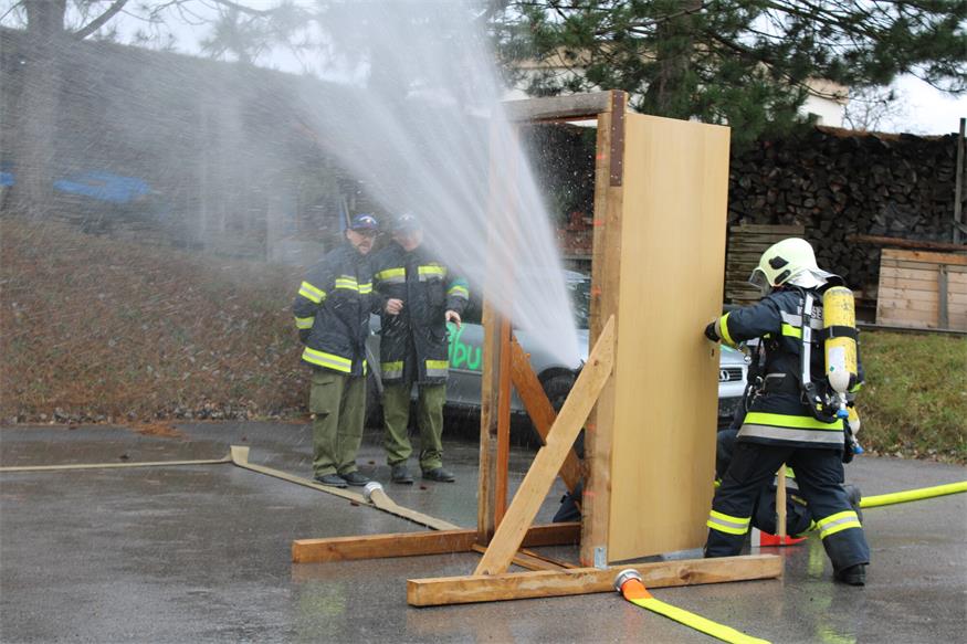 Speerspitzen von vier Feuerwehren unterzogen sich Leistungsprüfung