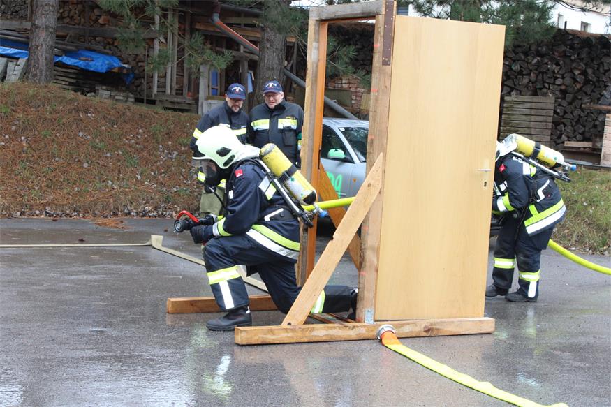 Speerspitzen von vier Feuerwehren unterzogen sich Leistungsprüfung