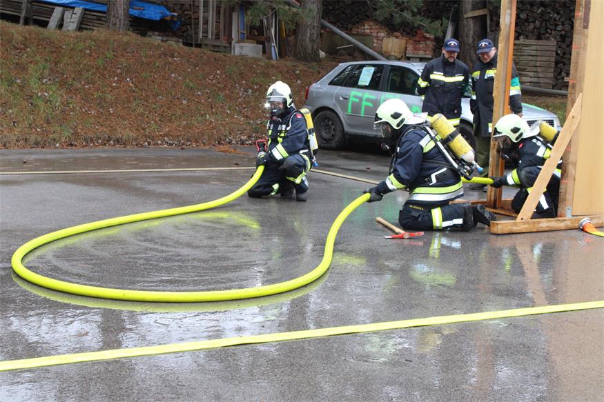 Speerspitzen von vier Feuerwehren unterzogen sich Leistungsprüfung