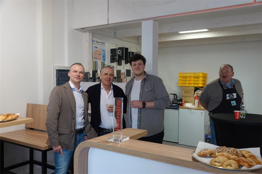 Fenstercity eröffnete Standort im Power Center in Stoob Süd
