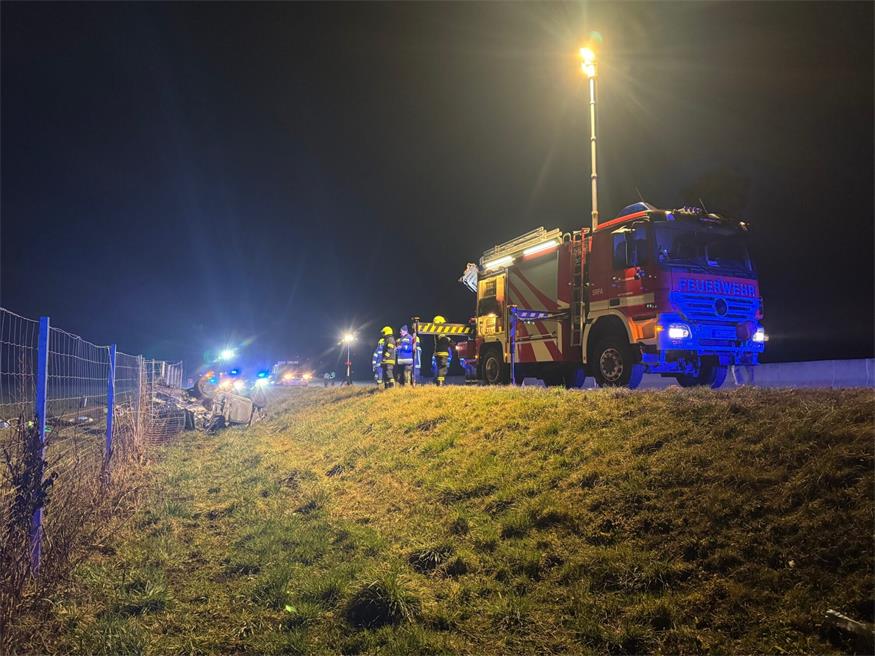Alkolenker ohne Führerschein verursachte Unfall: Eine Person verletzt