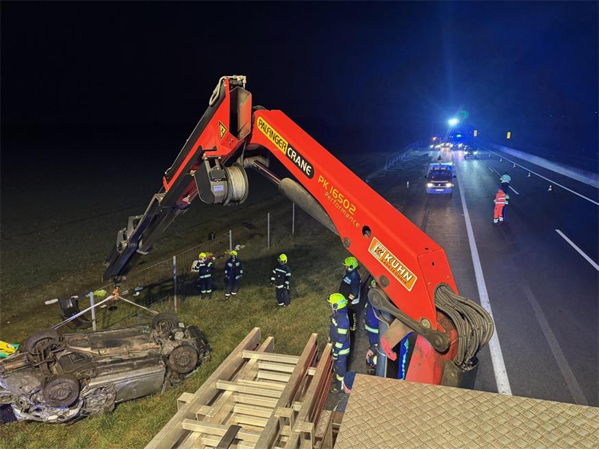 Alkolenker ohne Führerschein verursachte Unfall: Eine Person verletzt