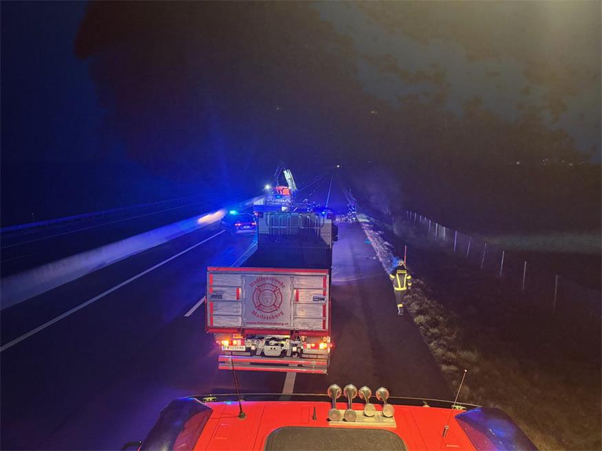 Alkolenker ohne Führerschein verursachte Unfall: Eine Person verletzt