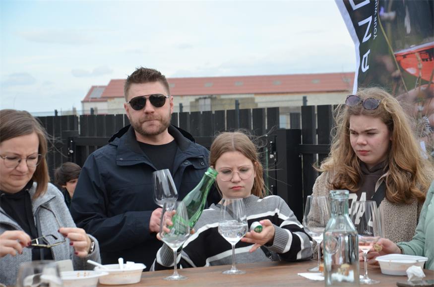 Frühlingsgefühle im Glas: Erster Weinfrühling in Andau