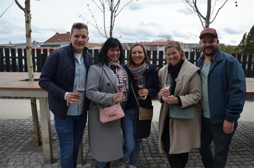 Frühlingsgefühle im Glas: Erster Weinfrühling in Andau