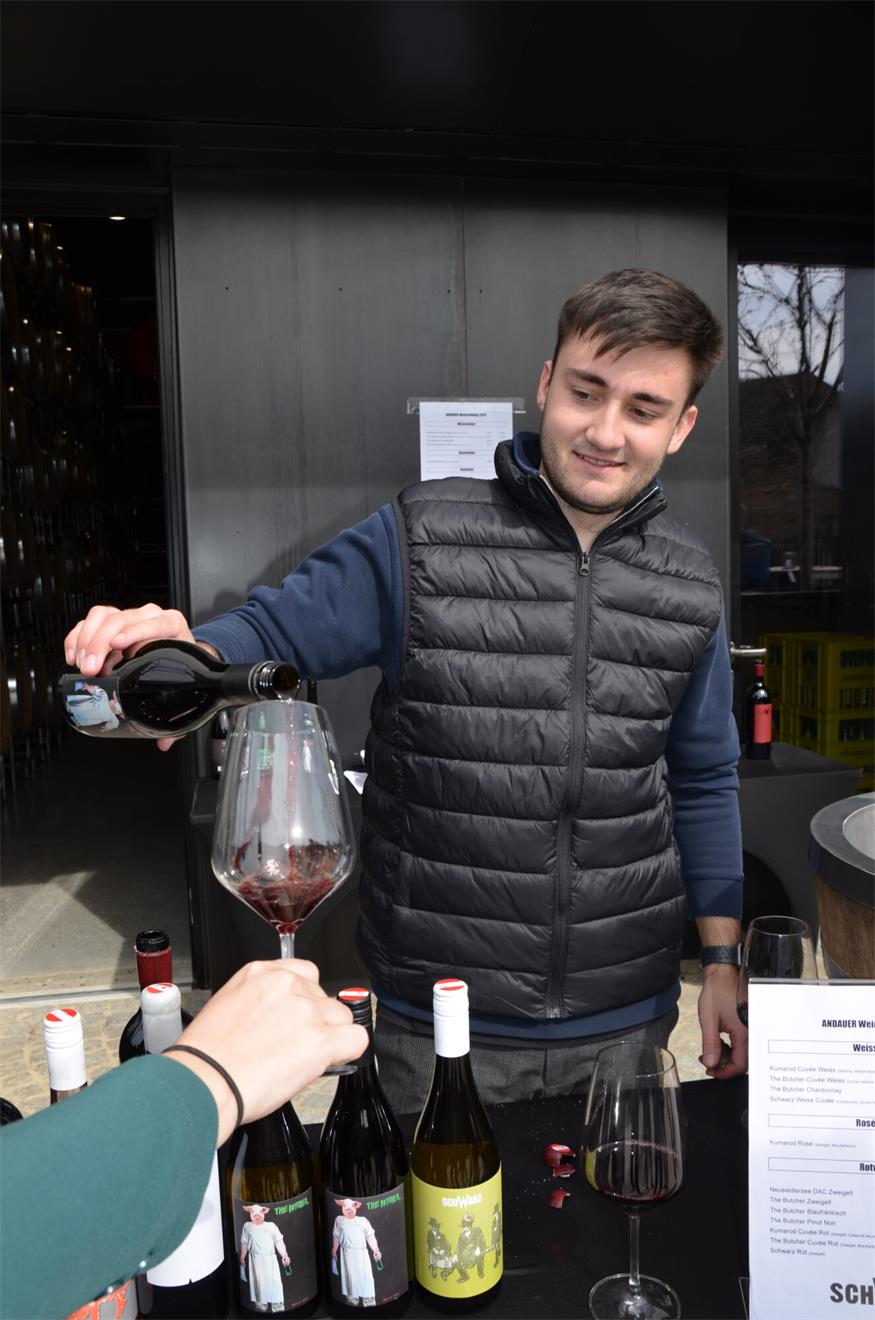 Frühlingsgefühle im Glas: Erster Weinfrühling in Andau