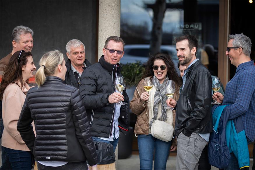 Frühlingsgefühle im Glas: Erster Weinfrühling in Andau