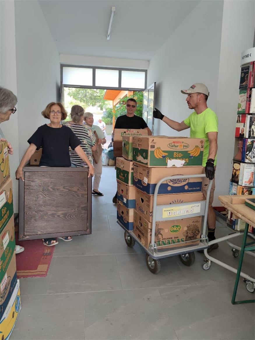 Hilfstransport aus Neusiedl: 48-Tonner bringt Spenden nach Ungarn