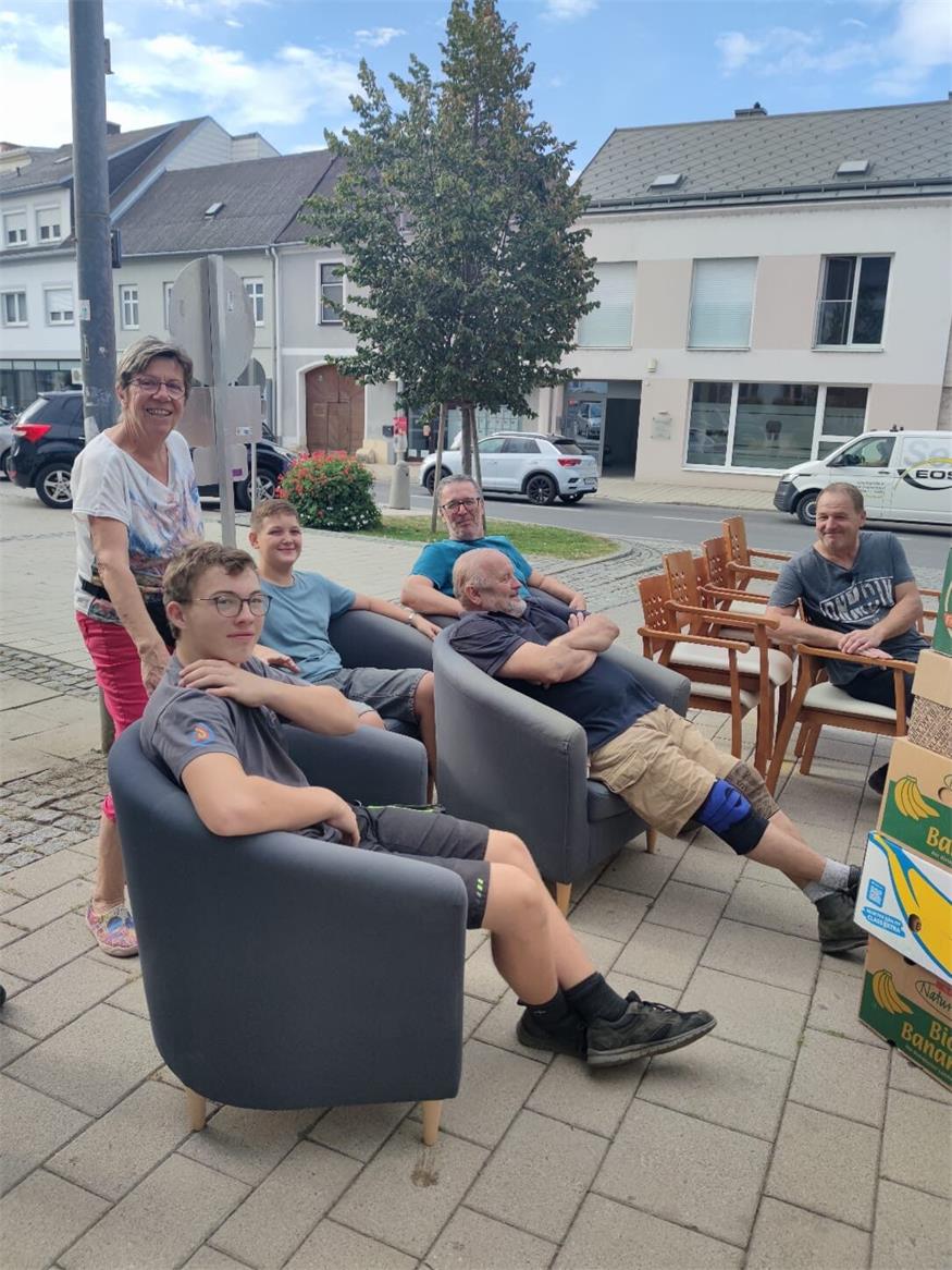 Hilfstransport aus Neusiedl: 48-Tonner bringt Spenden nach Ungarn