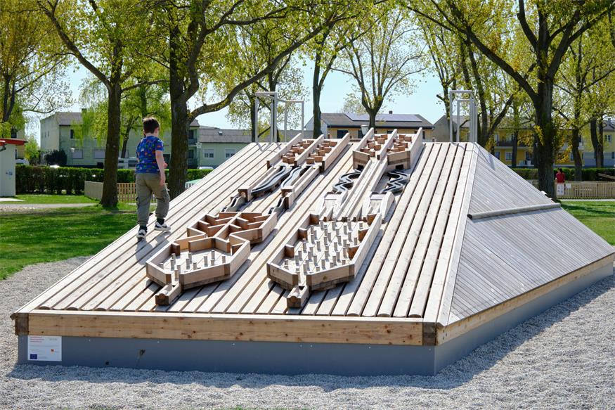 Europas längste Hüpfburg steht in Podersdorf