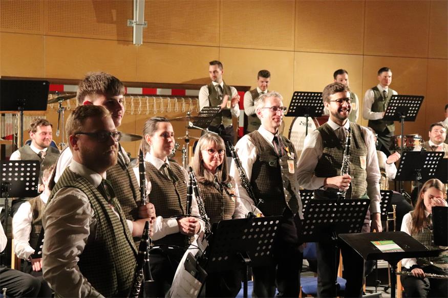 Winzerkapelle Kleinhöflein gab ausverkauftes Konzert mit Anton Josef