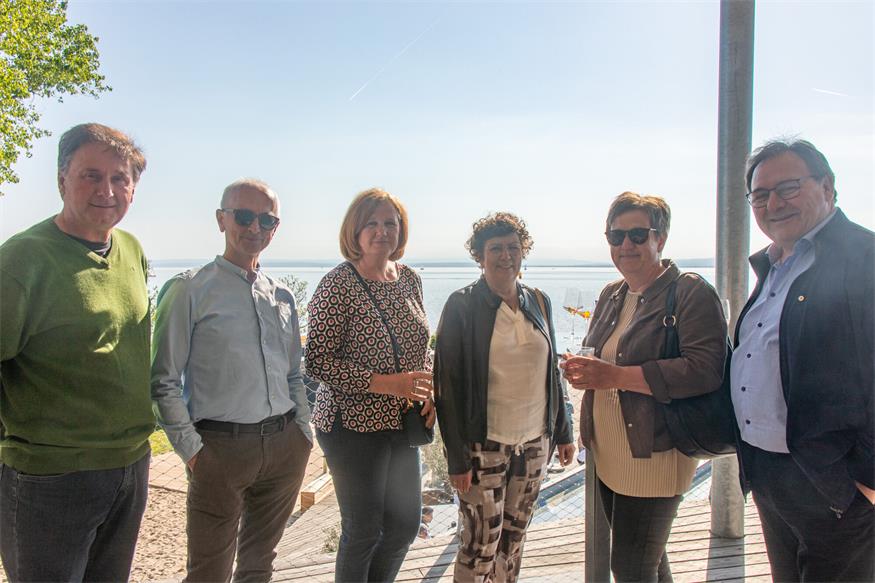 Adi Hirschal packte am Ufer des Neusiedler Sees seinen Schmäh aus