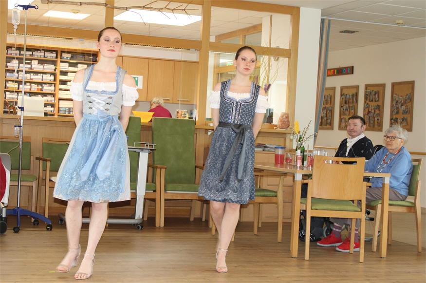 Colourful Dancers waren echter Schlager im  Pflegezentrum Weppersdorf
