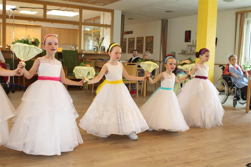 Colourful Dancers waren echter Schlager im  Pflegezentrum Weppersdorf
