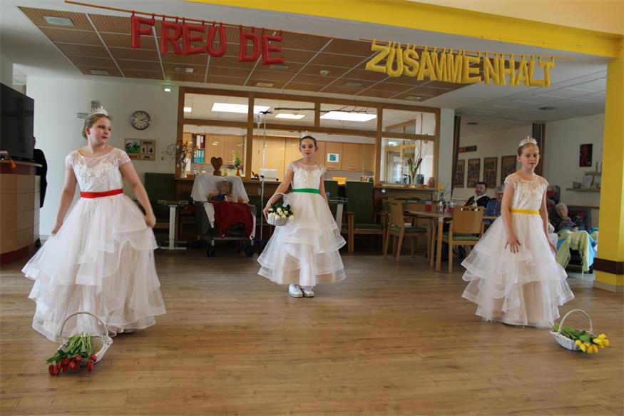Colourful Dancers waren echter Schlager im  Pflegezentrum Weppersdorf