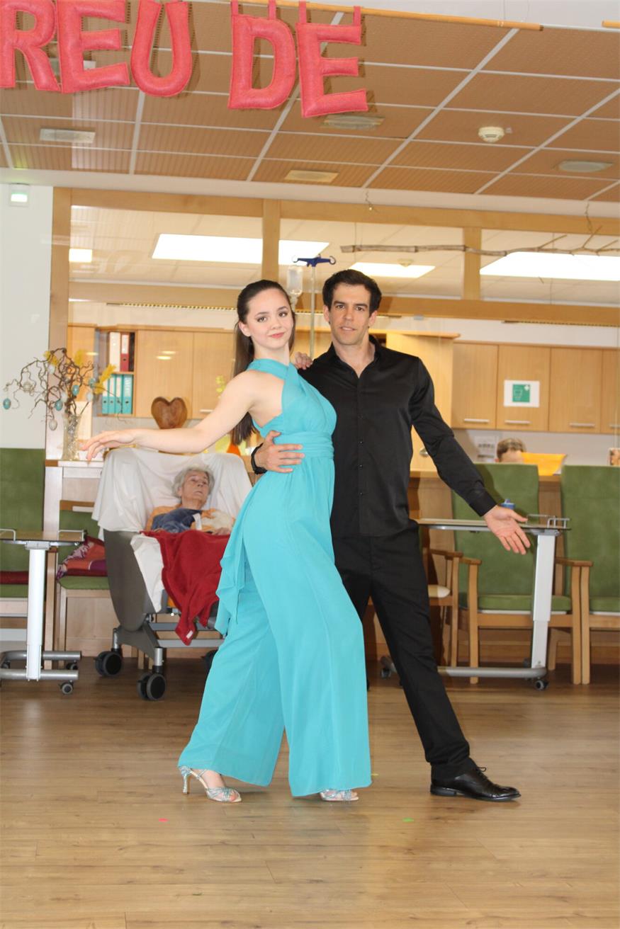 Colourful Dancers waren echter Schlager im  Pflegezentrum Weppersdorf