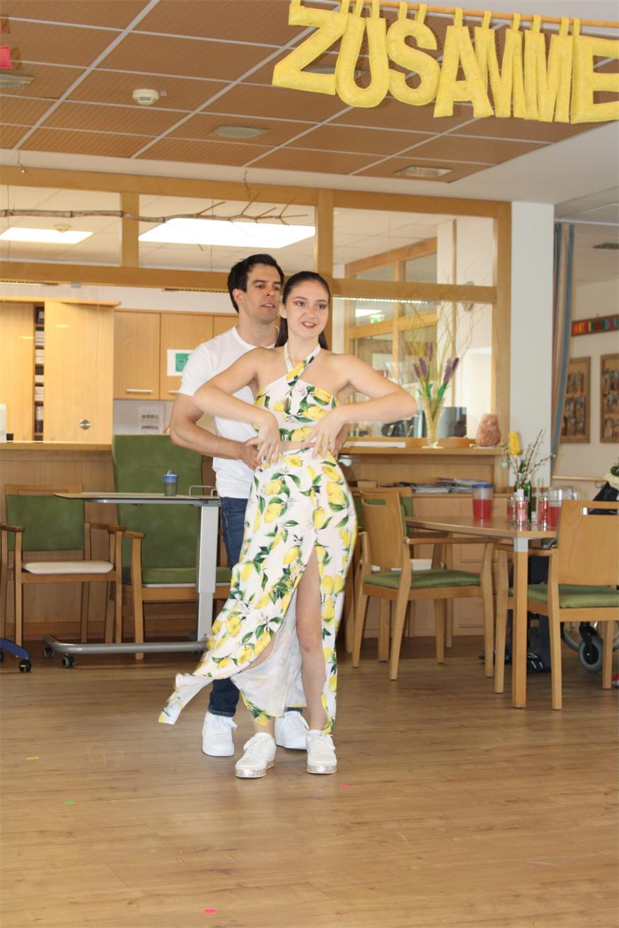 Colourful Dancers waren echter Schlager im  Pflegezentrum Weppersdorf