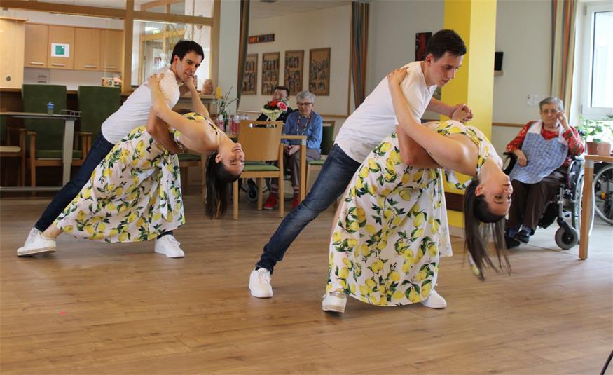 Colourful Dancers waren echter Schlager im  Pflegezentrum Weppersdorf