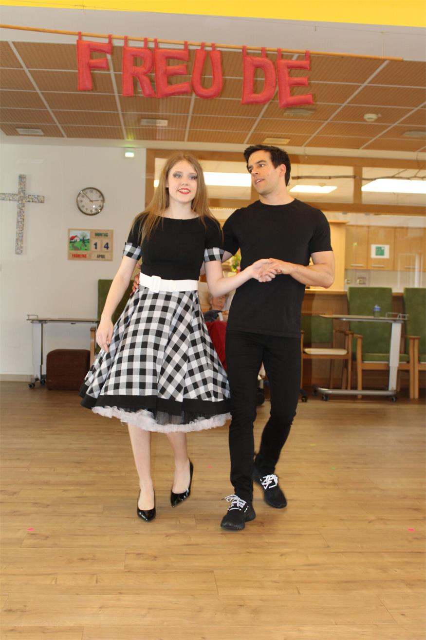 Colourful Dancers waren echter Schlager im  Pflegezentrum Weppersdorf