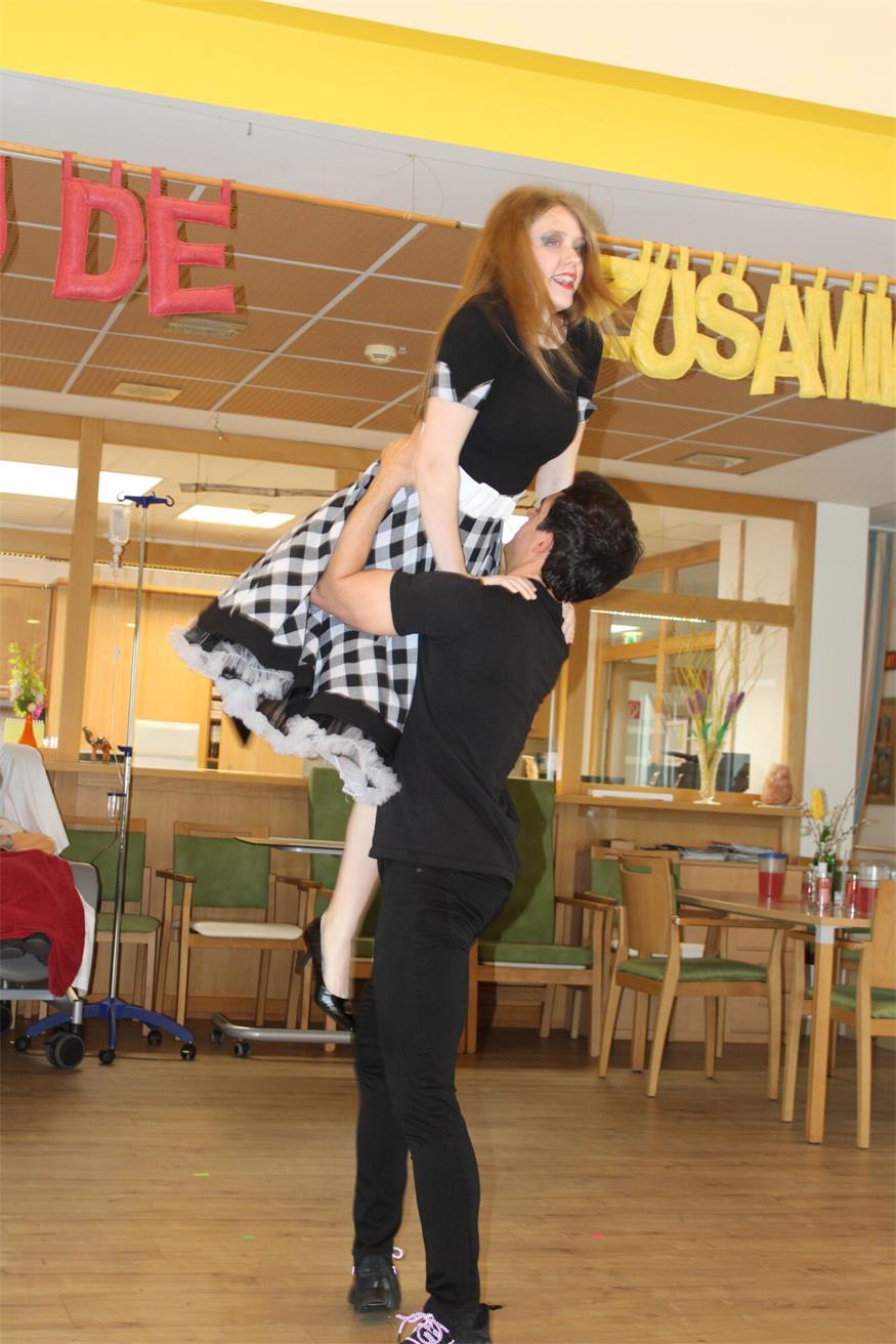 Colourful Dancers waren echter Schlager im  Pflegezentrum Weppersdorf