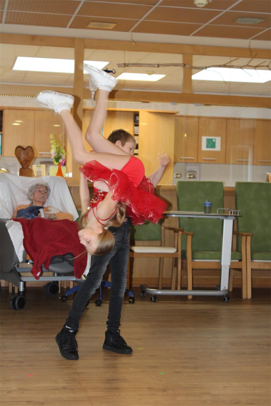 Colourful Dancers waren echter Schlager im  Pflegezentrum Weppersdorf