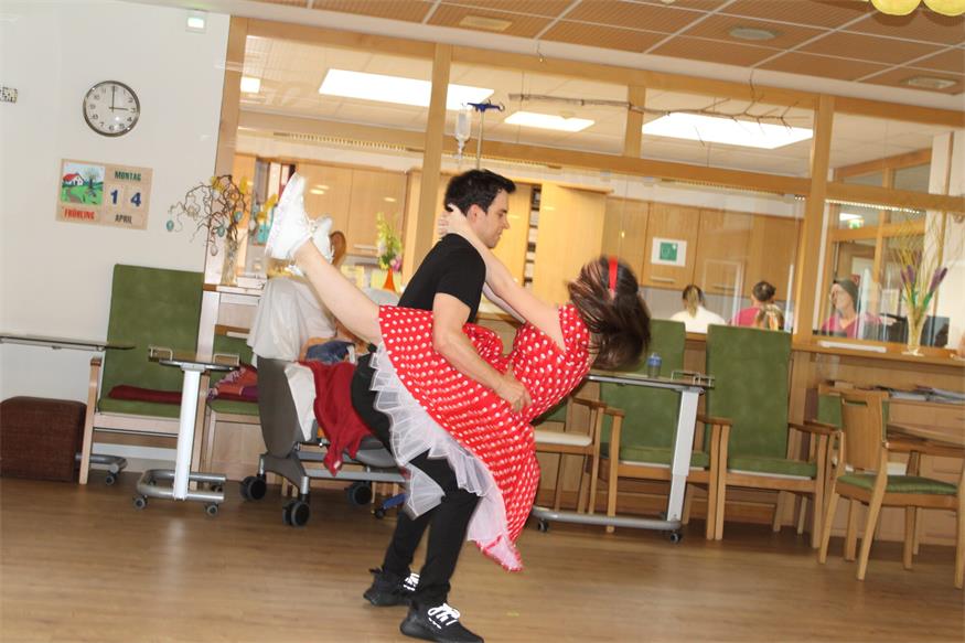 Colourful Dancers waren echter Schlager im  Pflegezentrum Weppersdorf