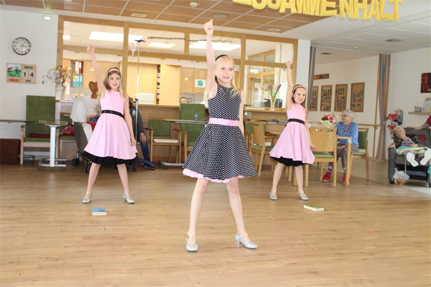 Colourful Dancers waren echter Schlager im  Pflegezentrum Weppersdorf