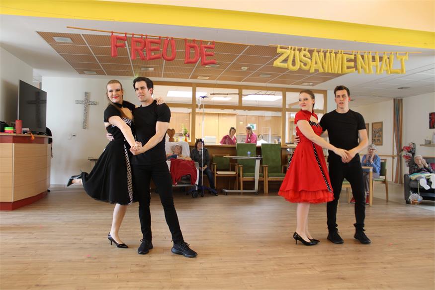 Colourful Dancers waren echter Schlager im  Pflegezentrum Weppersdorf