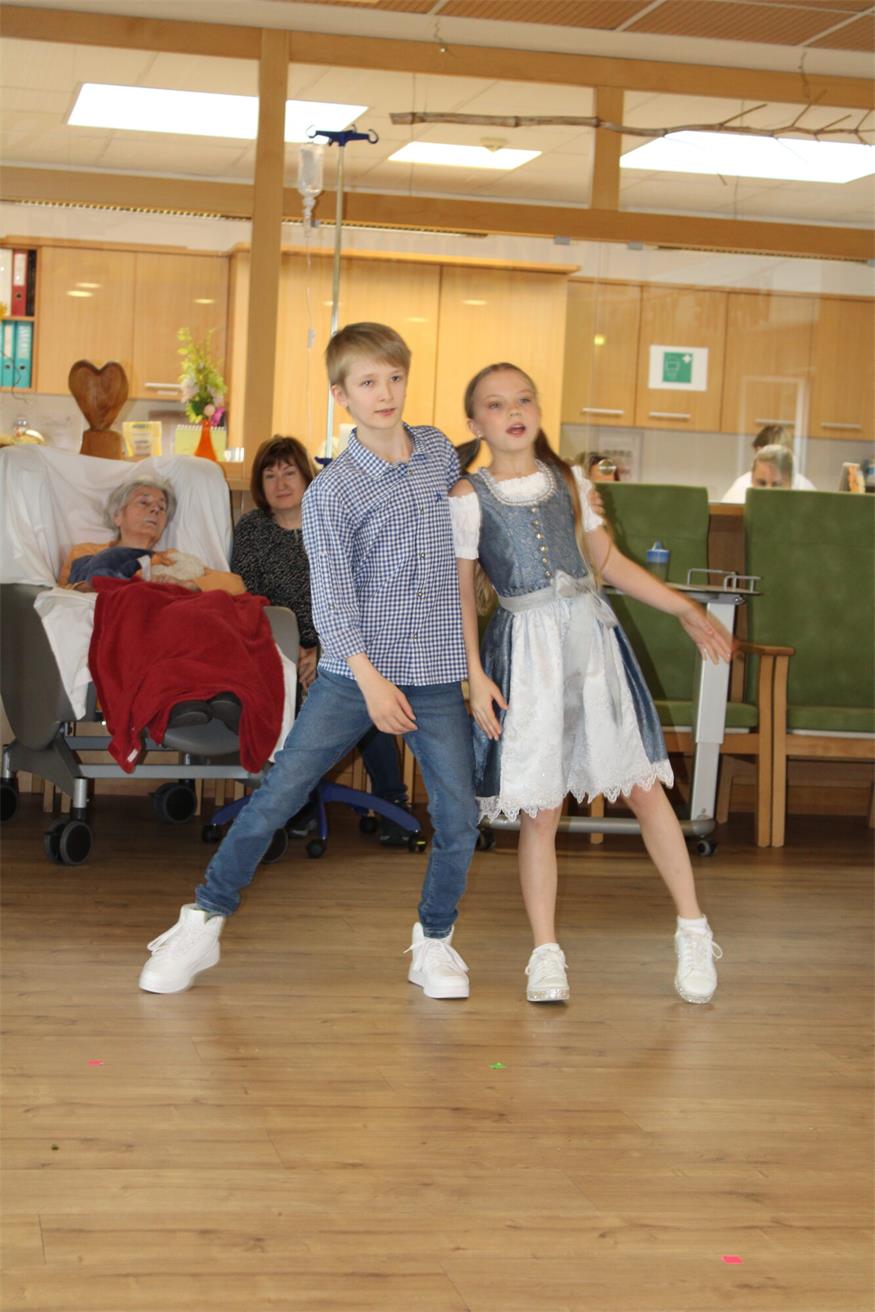 Colourful Dancers waren echter Schlager im  Pflegezentrum Weppersdorf