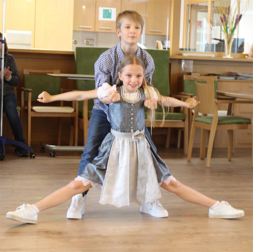 Colourful Dancers waren echter Schlager im  Pflegezentrum Weppersdorf