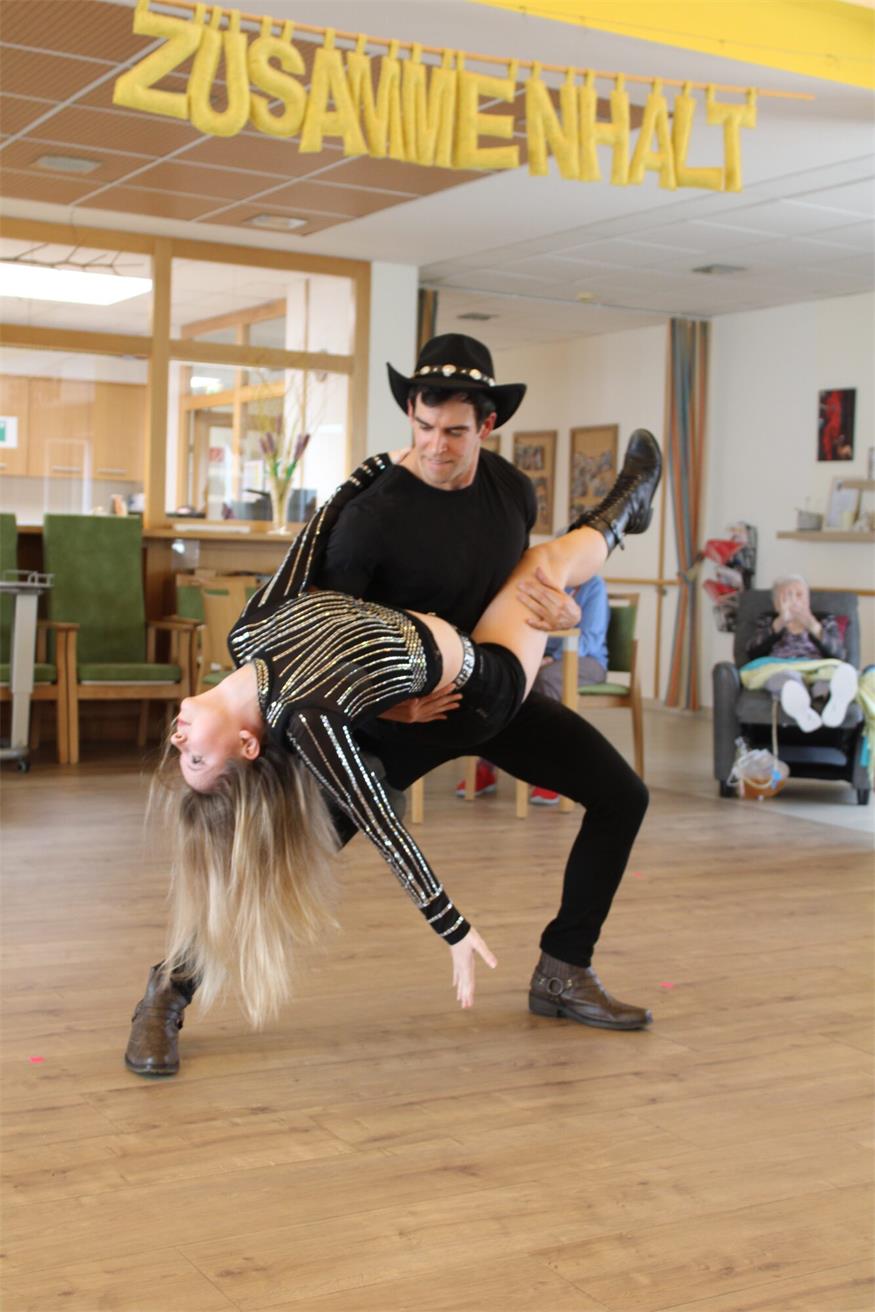 Colourful Dancers waren echter Schlager im  Pflegezentrum Weppersdorf