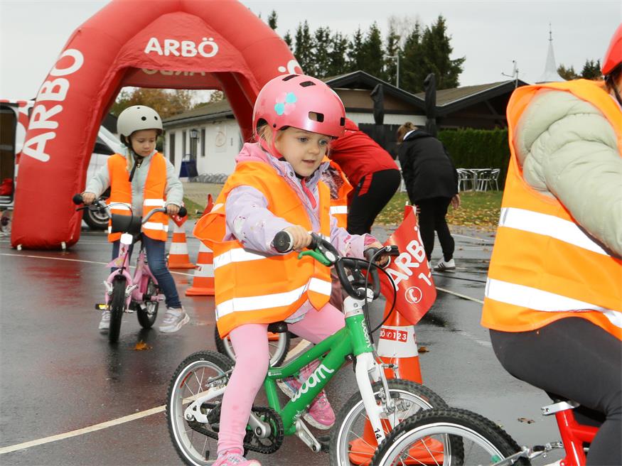 Kinder sicher am Rad