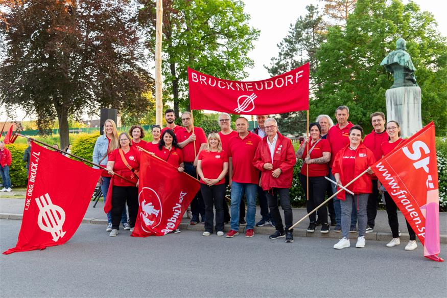Fackelzug zum 1. Mai in Bruckneudorf und Bruck