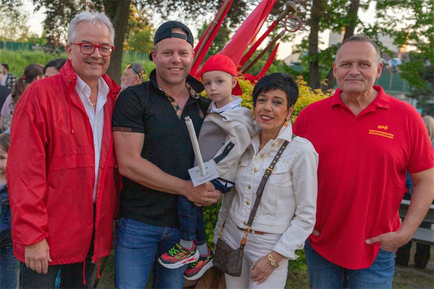 Fackelzug zum 1. Mai in Bruckneudorf und Bruck