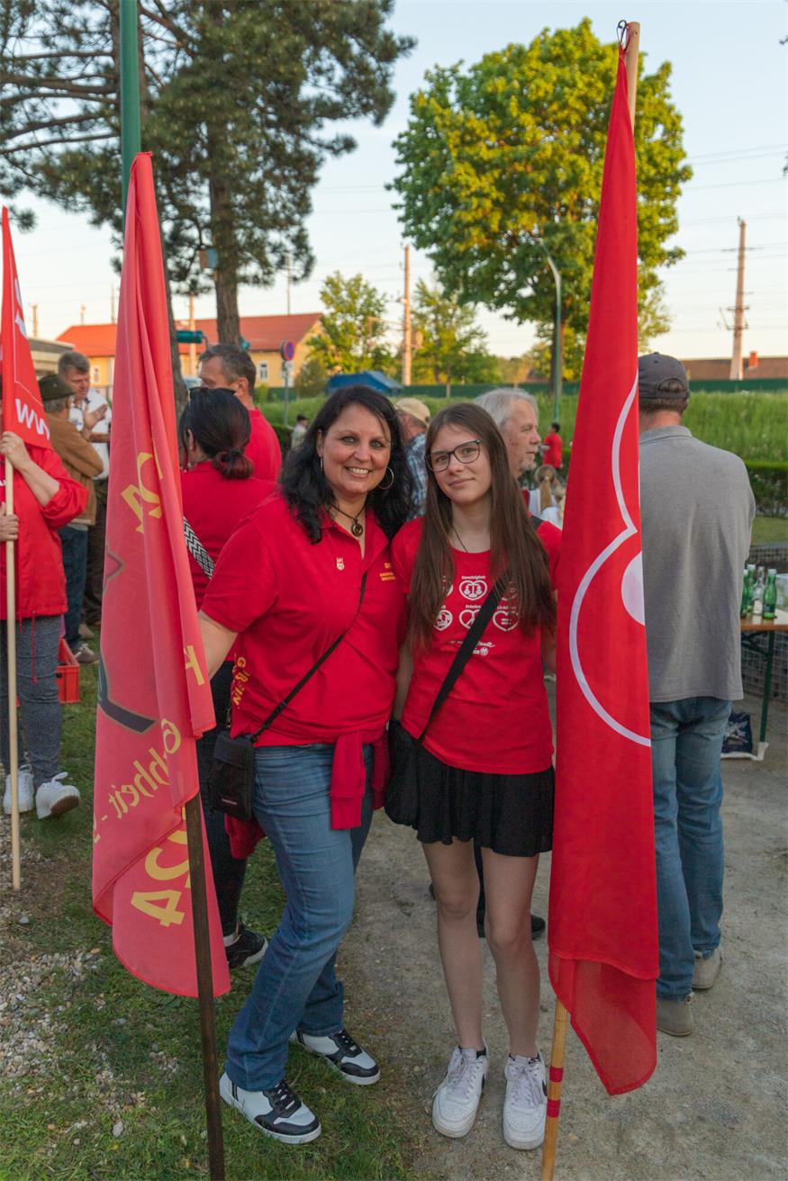 Fackelzug zum 1. Mai in Bruckneudorf und Bruck
