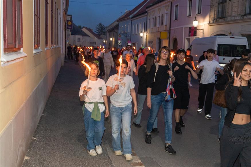 Fackelzug zum 1. Mai in Bruckneudorf und Bruck
