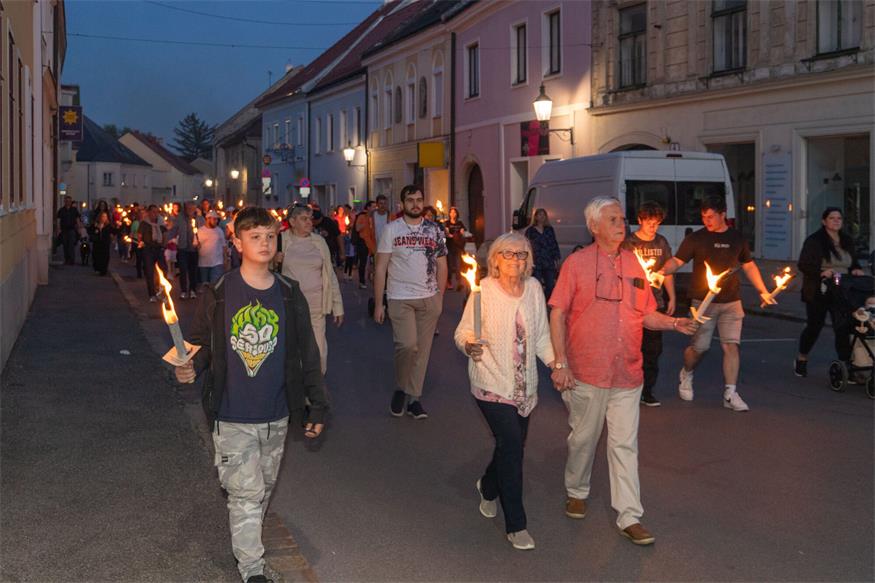 Fackelzug zum 1. Mai in Bruckneudorf und Bruck