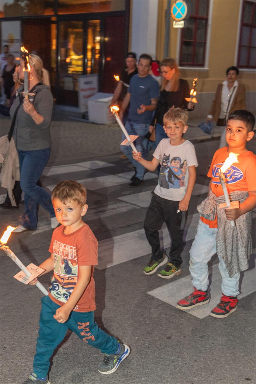 Fackelzug zum 1. Mai in Bruckneudorf und Bruck
